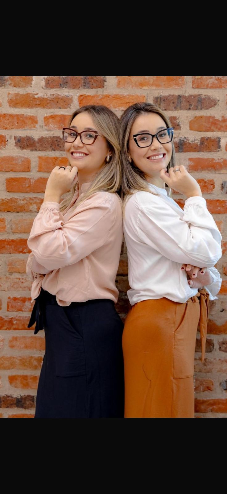 Psicólogas Taís e Talita